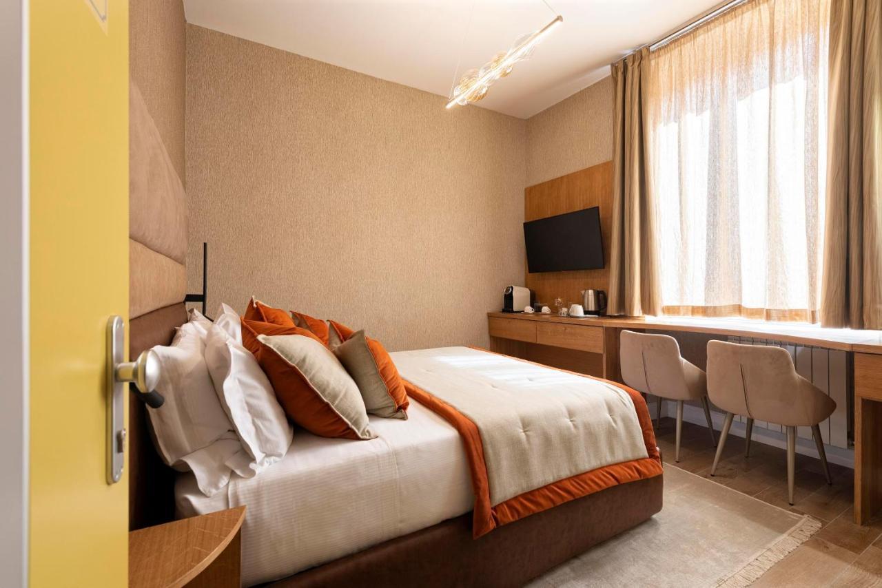 Royal Rooms Corso Roma Exterior foto
