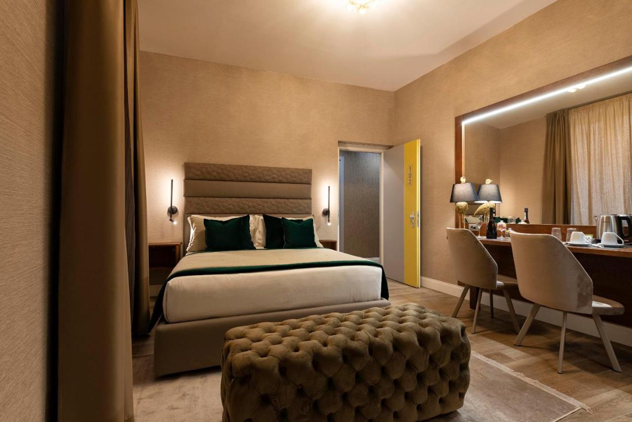 Royal Rooms Corso Roma Exterior foto